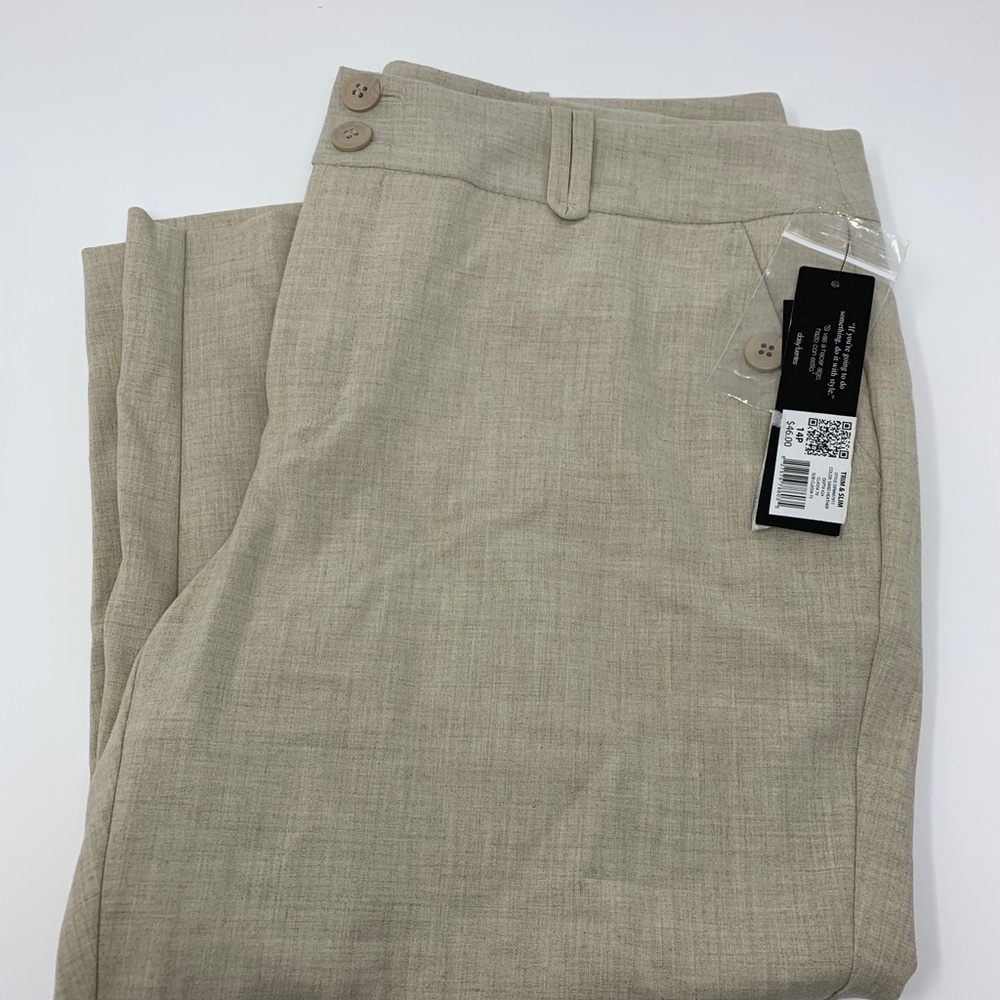 Daisy Fuentes Crop Dress Pants **New with Tags**